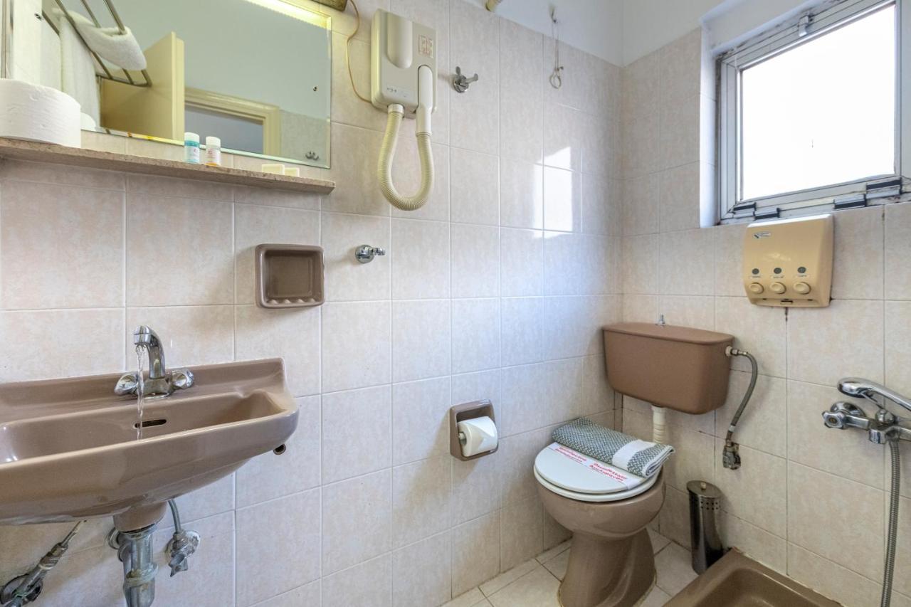 אתונה Roy Hotel מראה חיצוני תמונה